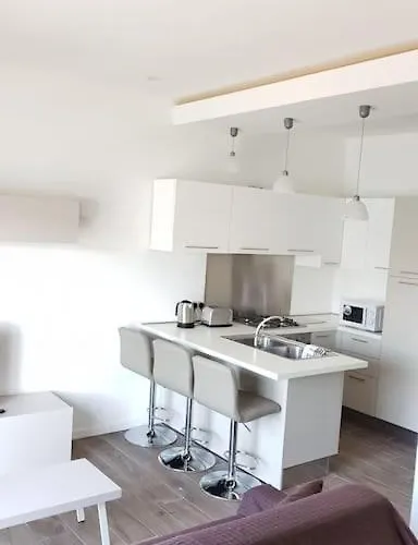 New 1 Bedroom Seafront Apt In St Paul\'S Bay 2