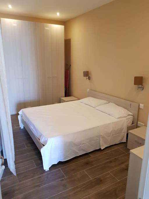 New 1 Bedroom Seafront In 2 * خليج سانت بول